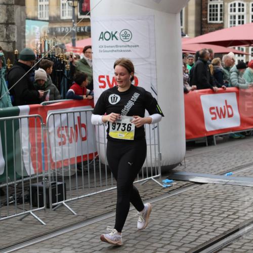 05.10.2025 - 20. swb-Marathon Bremen Yannick Fuchs http://msf.ph/oto/9248234 05.10.2025 11:12:40 Ziel 9736, 10282 meine-sportfotos.de