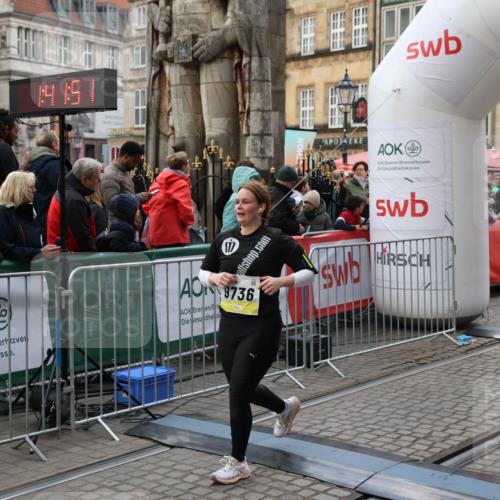 05.10.2025 - 20. swb-Marathon Bremen Yannick Fuchs http://msf.ph/oto/9248254 05.10.2025 11:12:41 Ziel 9736, 10282 meine-sportfotos.de