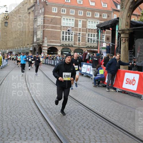 05.10.2025 - 20. swb-Marathon Bremen Yannick Fuchs http://msf.ph/oto/9248259 05.10.2025 10:52:45 Ziel 8888, 9209, 9439, 9517, 9903, 10388, 10548, 11283, 11387, 11413 meine-sportfotos.de