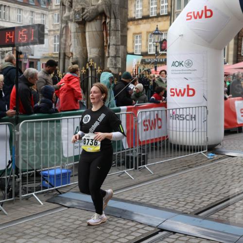 05.10.2025 - 20. swb-Marathon Bremen Yannick Fuchs http://msf.ph/oto/9248277 05.10.2025 11:12:41 Ziel 9736, 10282 meine-sportfotos.de