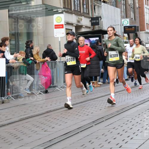 05.10.2025 - 20. swb-Marathon Bremen Strokosch-Dieckow http://msf.ph/oto/9248286 05.10.2025 10:52:40 Ziel 9187, 9214, 9284, 9449, 9501, 9581, 9650, 9703, 9830, 9834, 9918, 9985, 10064, 10128, 10242, 10308, 10309, 10349, 10460, 10466, 10514, 10539, 10779, 10955, 10997, 11259, 11300, 11382, 11398, 11411, 11417, 11450, 11722, 9187, 9214, 9284, 9449, 9501, 9581, 9650, 9703, 9830, 9834, 9918, 9985, 10064, 10128, 10242, 10308, 10309, 10349, 10460, 10466, 10514, 10539, 10779, 10955, 10997, 11382, 11398, 11417, 11450, 11722 meine-sportfotos.de