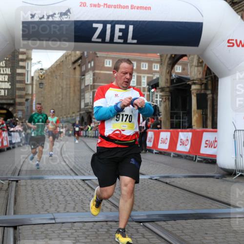 05.10.2025 - 20. swb-Marathon Bremen Yannick Fuchs http://msf.ph/oto/9248332 05.10.2025 10:44:03 Ziel 9170, 9865, 11256, 11683 meine-sportfotos.de