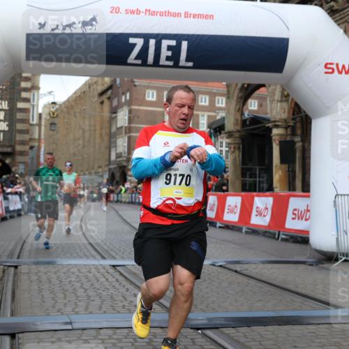 05.10.2025 - 20. swb-Marathon Bremen Yannick Fuchs http://msf.ph/oto/9248337 05.10.2025 10:44:03 Ziel 9170, 9865, 11256, 11683 meine-sportfotos.de