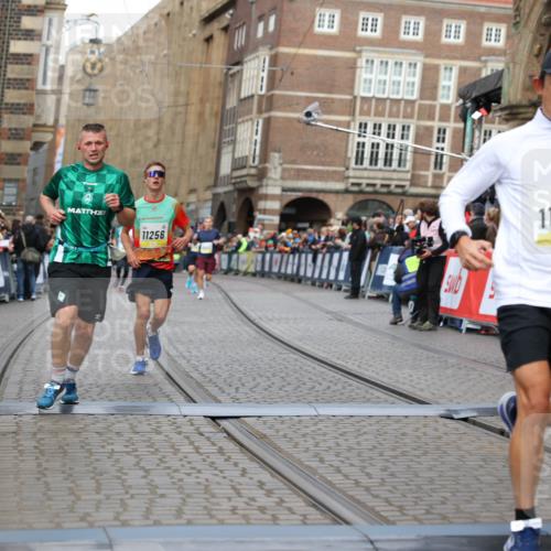 05.10.2025 - 20. swb-Marathon Bremen Yannick Fuchs http://msf.ph/oto/9248383 05.10.2025 10:44:04 Ziel 9170, 9865, 11256, 11683 meine-sportfotos.de