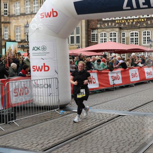 05.10.2025 - 20. swb-Marathon Bremen Yannick Fuchs http://msf.ph/oto/9248386 05.10.2025 11:12:46 Ziel 10190, 11285 meine-sportfotos.de