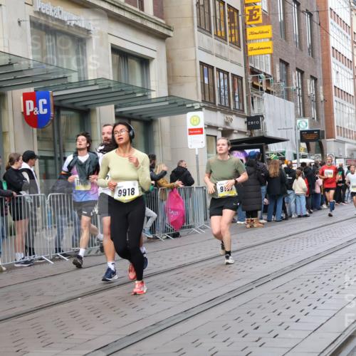 05.10.2025 - 20. swb-Marathon Bremen Strokosch-Dieckow http://msf.ph/oto/9248390 05.10.2025 10:52:43 Ziel 9187, 9284, 9449, 9650, 9703, 9830, 9834, 9918, 9985, 10064, 10128, 10242, 10349, 10460, 10466, 10514, 10539, 10779, 10955, 10958, 11259, 11300, 11377, 11398, 11411, 11450, 11512, 11722, 9187, 9284, 9449, 9650, 9703, 9830, 9834, 9918, 9985, 10064, 10128, 10242, 10349, 10460, 10466, 10514, 10539, 10779, 10955, 10958, 11398, 11450, 11722 meine-sportfotos.de