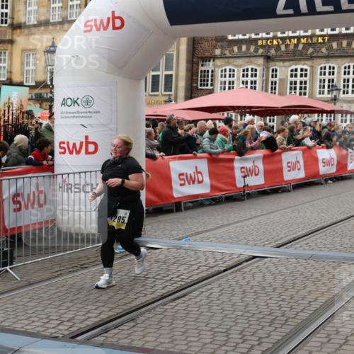 05.10.2025 - 20. swb-Marathon Bremen Yannick Fuchs http://msf.ph/oto/9248406 05.10.2025 11:12:46 Ziel 10190, 11285 meine-sportfotos.de