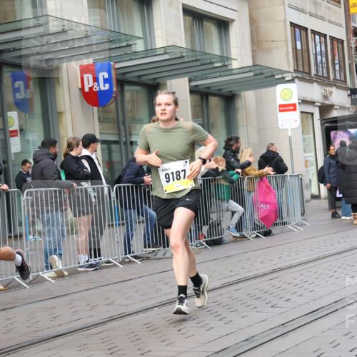 05.10.2025 - 20. swb-Marathon Bremen Strokosch-Dieckow http://msf.ph/oto/9248429 05.10.2025 10:52:44 Ziel 9187, 9449, 9650, 9703, 9834, 9918, 9956, 9985, 10064, 10128, 10242, 10349, 10460, 10466, 10539, 10779, 10806, 10955, 10958, 11259, 11300, 11377, 11398, 11411, 11450, 11510, 11512, 11722, 9187, 9449, 9650, 9703, 9834, 9918, 9956, 9985, 10064, 10128, 10242, 10349, 10460, 10466, 10539, 10779, 10806, 10955, 10958, 11398, 11450, 11722 meine-sportfotos.de