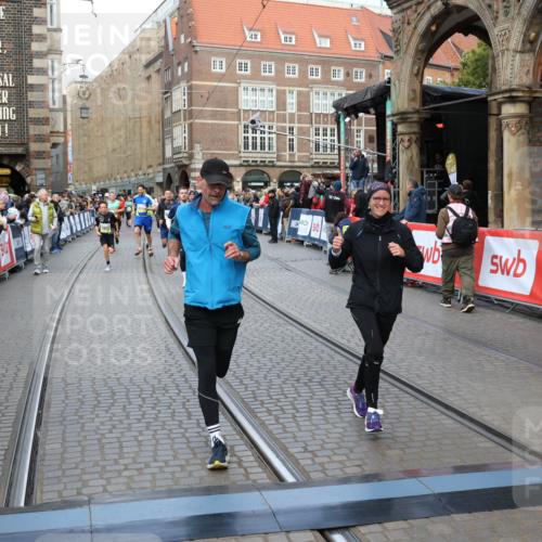 05.10.2025 - 20. swb-Marathon Bremen Yannick Fuchs http://msf.ph/oto/9248439 05.10.2025 10:52:51 Ziel 9209, 9517, 9581, 10548, 10833, 11012, 11382, 11417, 11587 meine-sportfotos.de