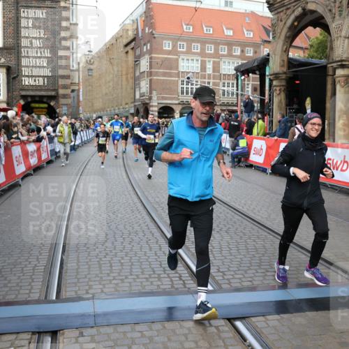 05.10.2025 - 20. swb-Marathon Bremen Yannick Fuchs http://msf.ph/oto/9248469 05.10.2025 10:52:51 Ziel 9209, 9517, 9581, 10548, 10833, 11012, 11382, 11417, 11587 meine-sportfotos.de