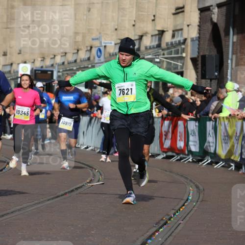 05.10.2025 - 20. swb-Marathon Bremen Strokosch-Dieckow http://msf.ph/oto/9248514 05.10.2025 11:00:06 Ziel 7177, 7621, 9603, 9604, 9611, 9666, 9672, 10138, 10345, 10489, 10572, 10889, 10919, 11026, 11050, 11125, 11266, 11600, 11713 meine-sportfotos.de