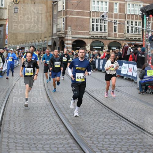 05.10.2025 - 20. swb-Marathon Bremen Yannick Fuchs http://msf.ph/oto/9248518 05.10.2025 10:52:52 Ziel 9209, 9214, 9517, 9581, 10833, 11012, 11382, 11417, 11587 meine-sportfotos.de