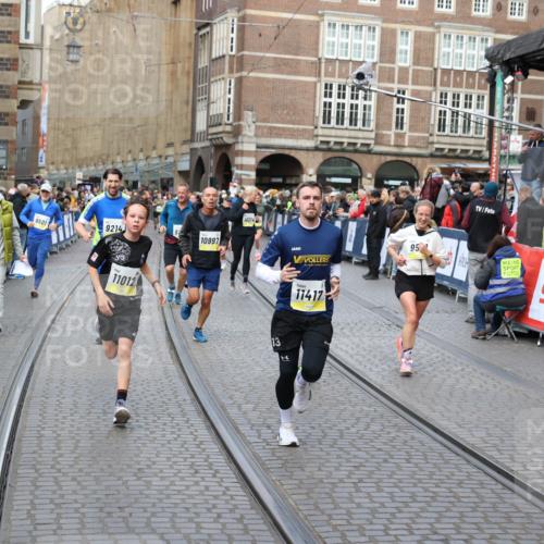 05.10.2025 - 20. swb-Marathon Bremen Yannick Fuchs http://msf.ph/oto/9248551 05.10.2025 10:52:52 Ziel 9209, 9214, 9517, 9581, 10833, 11012, 11382, 11417, 11587 meine-sportfotos.de