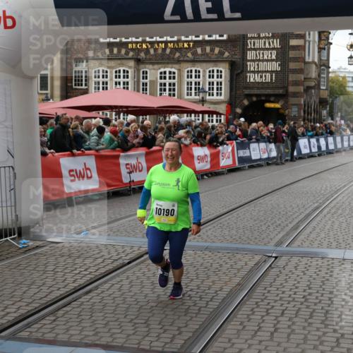 05.10.2025 - 20. swb-Marathon Bremen Yannick Fuchs http://msf.ph/oto/9248578 05.10.2025 11:12:49 Ziel 10190, 11285 meine-sportfotos.de