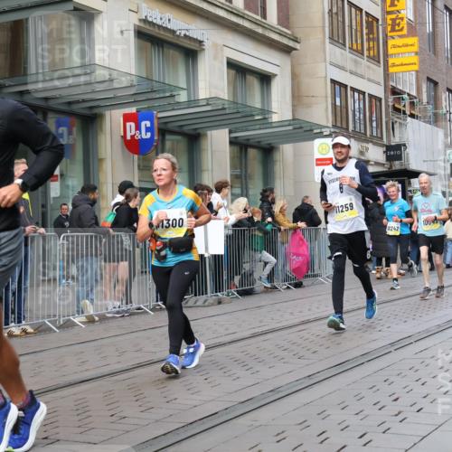 05.10.2025 - 20. swb-Marathon Bremen Strokosch-Dieckow http://msf.ph/oto/9248583 05.10.2025 10:52:49 Ziel 9187, 9263, 9449, 9539, 9650, 9703, 9834, 9918, 9956, 10064, 10128, 10242, 10317, 10349, 10460, 10466, 10539, 10779, 10806, 10955, 10958, 10993, 11175, 11259, 11300, 11377, 11398, 11411, 11450, 11510, 11512, 11722, 9187, 9263, 9449, 9539, 9650, 9703, 9834, 9918, 9956, 10064, 10128, 10242, 10317, 10349, 10460, 10466, 10539, 10779, 10806, 10955, 10958, 10993, 11398, 11450, 11722 meine-sportfotos.de