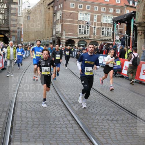 05.10.2025 - 20. swb-Marathon Bremen Yannick Fuchs http://msf.ph/oto/9248585 05.10.2025 10:52:53 Ziel 9209, 9214, 9501, 9517, 9581, 10308, 10309, 10833, 10997, 11012, 11382, 11417, 11587 meine-sportfotos.de