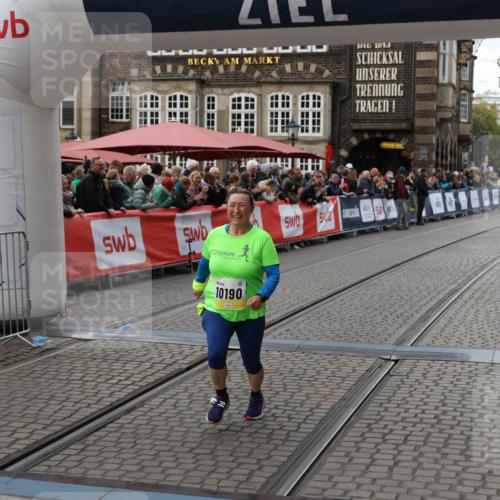05.10.2025 - 20. swb-Marathon Bremen Yannick Fuchs http://msf.ph/oto/9248587 05.10.2025 11:12:49 Ziel 10190, 11285 meine-sportfotos.de