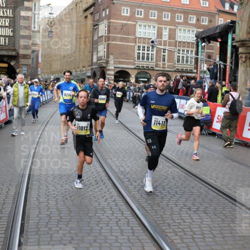05.10.2025 - 20. swb-Marathon Bremen Yannick Fuchs http://msf.ph/oto/9248595 05.10.2025 10:52:53 Ziel 9209, 9214, 9501, 9517, 9581, 10308, 10309, 10833, 10997, 11012, 11382, 11417, 11587 meine-sportfotos.de