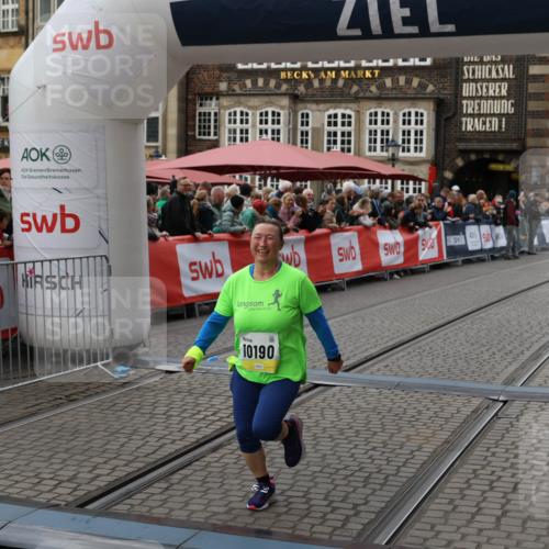 05.10.2025 - 20. swb-Marathon Bremen Yannick Fuchs http://msf.ph/oto/9248596 05.10.2025 11:12:50 Ziel 10190, 11285 meine-sportfotos.de