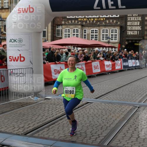 05.10.2025 - 20. swb-Marathon Bremen Yannick Fuchs http://msf.ph/oto/9248609 05.10.2025 11:12:50 Ziel 10190, 11285 meine-sportfotos.de