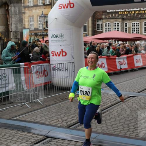 05.10.2025 - 20. swb-Marathon Bremen Yannick Fuchs http://msf.ph/oto/9248628 05.10.2025 11:12:50 Ziel 10190, 11285 meine-sportfotos.de