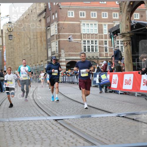 05.10.2025 - 20. swb-Marathon Bremen Yannick Fuchs http://msf.ph/oto/9248633 05.10.2025 10:44:09 Ziel 9614, 9865, 10351, 10652, 10780, 11256, 11316, 11503, 11683 meine-sportfotos.de