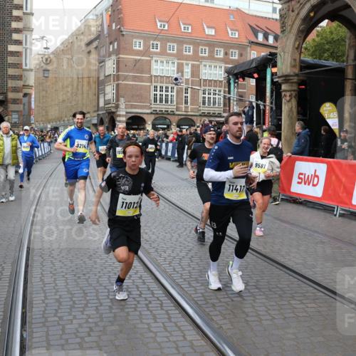05.10.2025 - 20. swb-Marathon Bremen Yannick Fuchs http://msf.ph/oto/9248635 05.10.2025 10:52:53 Ziel 9209, 9214, 9501, 9517, 9581, 10308, 10309, 10833, 10997, 11012, 11382, 11417, 11587 meine-sportfotos.de