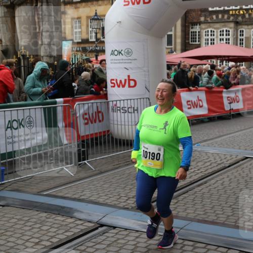 05.10.2025 - 20. swb-Marathon Bremen Yannick Fuchs http://msf.ph/oto/9248645 05.10.2025 11:12:50 Ziel 10190, 11285 meine-sportfotos.de