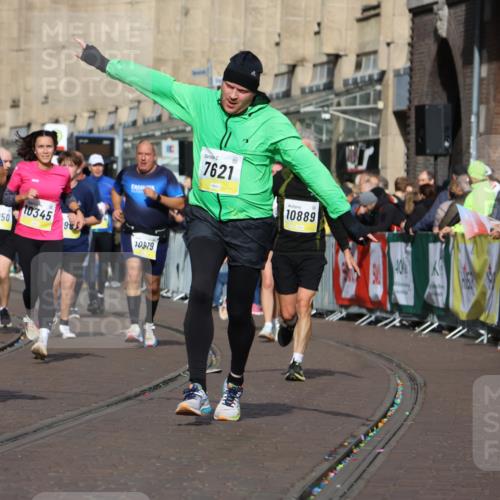 05.10.2025 - 20. swb-Marathon Bremen Strokosch-Dieckow http://msf.ph/oto/9248674 05.10.2025 11:00:06 Ziel 7177, 7621, 9603, 9604, 9611, 9666, 9672, 10138, 10345, 10489, 10572, 10889, 10919, 11026, 11050, 11125, 11266, 11600, 11713 meine-sportfotos.de