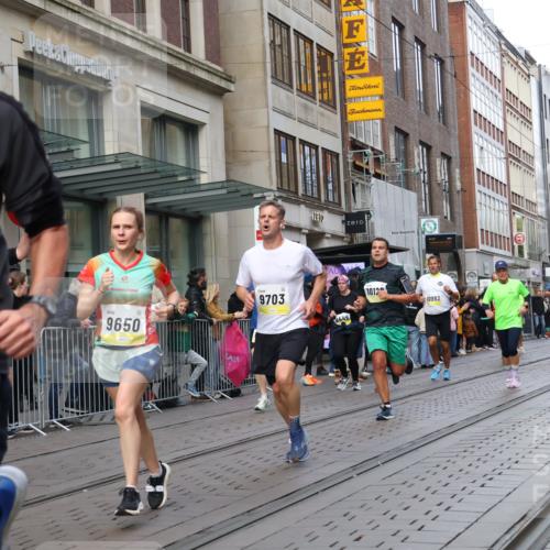 05.10.2025 - 20. swb-Marathon Bremen Strokosch-Dieckow http://msf.ph/oto/9248698 05.10.2025 10:52:52 Ziel 7193, 7251, 9187, 9263, 9449, 9539, 9650, 9703, 9717, 9834, 9868, 9918, 9956, 10057, 10064, 10128, 10242, 10317, 10349, 10460, 10466, 10539, 10806, 10958, 10993, 11174, 11175, 11259, 11300, 11377, 11398, 11411, 11450, 11510, 11512, 11722, 7193, 7251, 9187, 9263, 9449, 9539, 9650, 9703, 9717, 9834, 9868, 9918, 9956, 10057, 10064, 10128, 10242, 10317, 10349, 10460, 10466, 10539, 10806, 10958, 10993, 11174, 11398, 11450, 11722 meine-sportfotos.de