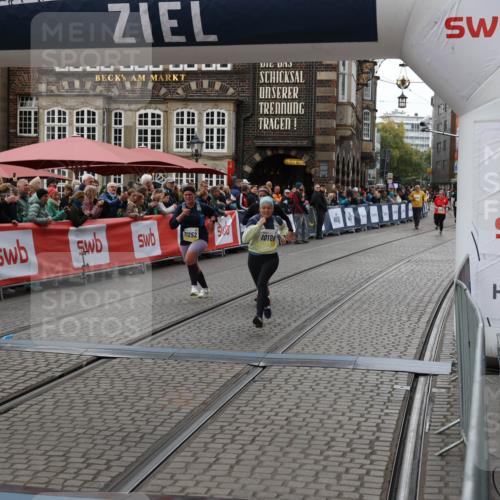 05.10.2025 - 20. swb-Marathon Bremen Yannick Fuchs http://msf.ph/oto/9248704 05.10.2025 11:12:57 Ziel 9203, 10186, 11252 meine-sportfotos.de