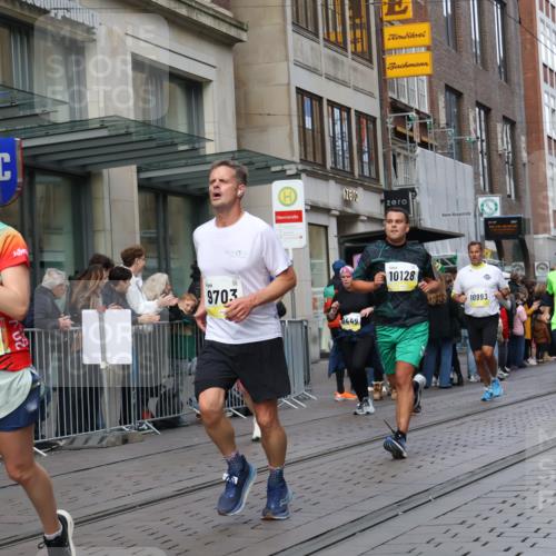 05.10.2025 - 20. swb-Marathon Bremen Strokosch-Dieckow http://msf.ph/oto/9248715 05.10.2025 10:52:53 Ziel 7193, 7251, 9263, 9449, 9539, 9650, 9703, 9717, 9834, 9868, 9956, 10057, 10064, 10128, 10242, 10302, 10317, 10335, 10349, 10460, 10466, 10539, 10806, 10958, 10993, 11174, 11175, 11259, 11300, 11377, 11398, 11411, 11450, 11510, 11512, 11616, 7193, 7251, 9263, 9449, 9539, 9650, 9703, 9717, 9834, 9868, 9956, 10057, 10064, 10128, 10242, 10302, 10317, 10335, 10349, 10460, 10466, 10539, 10806, 10958, 10993, 11174, 11398, 11450 meine-sportfotos.de