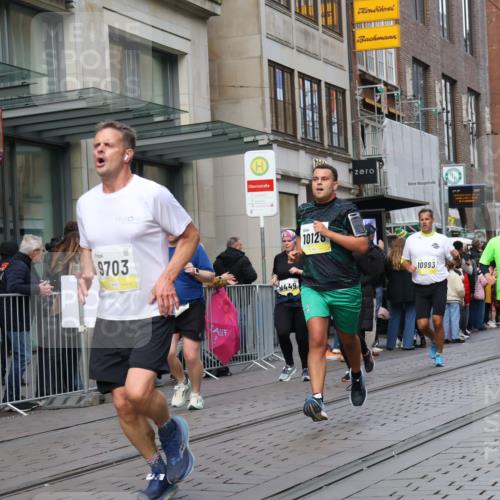 05.10.2025 - 20. swb-Marathon Bremen Strokosch-Dieckow http://msf.ph/oto/9248725 05.10.2025 10:52:53 Ziel 7193, 7251, 9263, 9449, 9539, 9650, 9703, 9717, 9834, 9868, 9956, 10057, 10064, 10128, 10242, 10302, 10317, 10335, 10349, 10460, 10466, 10539, 10806, 10958, 10993, 11174, 11175, 11259, 11300, 11377, 11398, 11411, 11450, 11510, 11512, 11616, 7193, 7251, 9263, 9449, 9539, 9650, 9703, 9717, 9834, 9868, 9956, 10057, 10064, 10128, 10242, 10302, 10317, 10335, 10349, 10460, 10466, 10539, 10806, 10958, 10993, 11174, 11398, 11450 meine-sportfotos.de