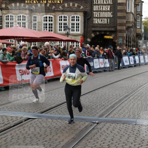 05.10.2025 - 20. swb-Marathon Bremen Yannick Fuchs http://msf.ph/oto/9248741 05.10.2025 11:12:58 Ziel 9203, 10186, 11252 meine-sportfotos.de