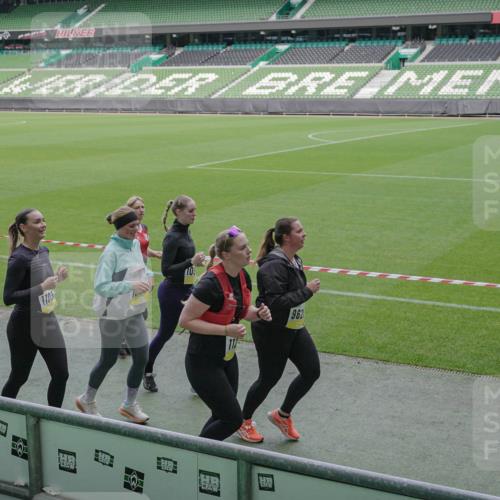 05.10.2025 - 20. swb-Marathon Bremen Michael Burmester http://msf.ph/oto/9248743 05.10.2025 10:39:22 Laufen im Stadion 7199, 7654, 7788, 7789, 7979, 8123, 9002, 9180, 9186, 9224, 9225, 9228, 9229, 9269, 9300, 9315, 9324, 9325, 9379, 9394, 9398, 9419, 9515, 9523, 9610, 9628, 9644, 9660, 9668, 9713, 9765, 9780, 9782, 9850, 9890, 9908, 9927, 9944, 9998, 10018, 10021, 10025, 10106, 10142, 10207, 10213, 10238, 10255, 10258, 10289, 10371, 10374, 10405, 10426, 10446, 10462, 10483, 10498, 10529, 10531, 10551, 10557, 10567, 10587, 10597, 10623, 10734, 10749, 10853, 9182, 9184 meine-sportfotos.de