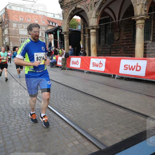 05.10.2025 - 20. swb-Marathon Bremen Yannick Fuchs http://msf.ph/oto/9248747 05.10.2025 10:52:55 Ziel 9214, 9284, 9501, 9517, 9581, 9830, 9985, 10308, 10309, 10514, 10833, 10997, 11012, 11382, 11417, 11587 meine-sportfotos.de
