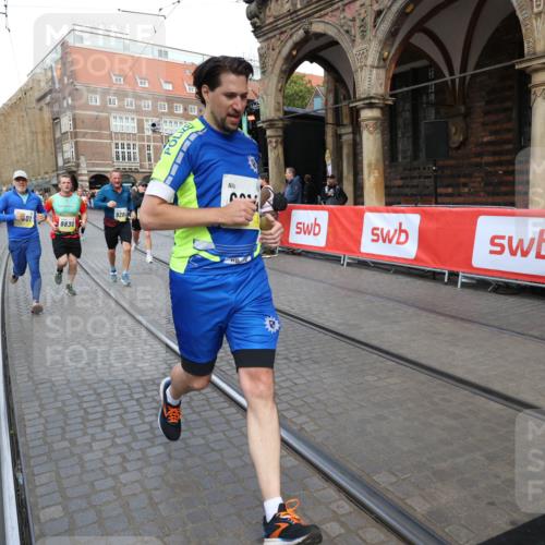 05.10.2025 - 20. swb-Marathon Bremen Yannick Fuchs http://msf.ph/oto/9248778 05.10.2025 10:52:55 Ziel 9214, 9284, 9501, 9517, 9581, 9830, 9985, 10308, 10309, 10514, 10833, 10997, 11012, 11382, 11417, 11587 meine-sportfotos.de
