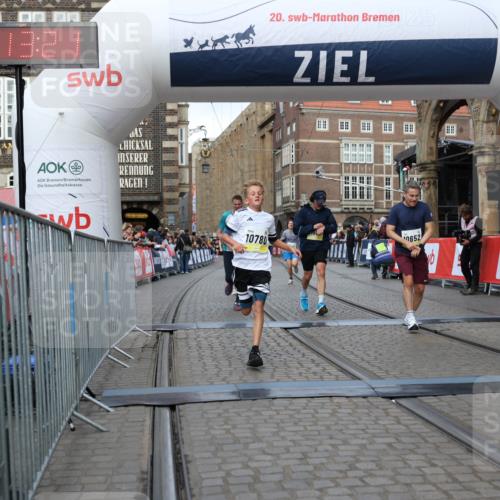 05.10.2025 - 20. swb-Marathon Bremen Yannick Fuchs http://msf.ph/oto/9248779 05.10.2025 10:44:11 Ziel 9614, 9865, 9919, 10351, 10652, 10780, 11256, 11316, 11503 meine-sportfotos.de