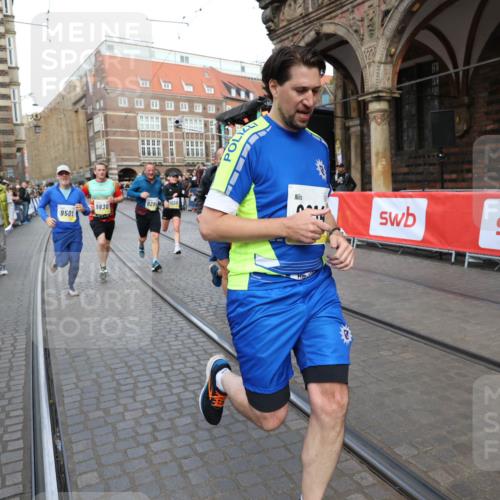 05.10.2025 - 20. swb-Marathon Bremen Yannick Fuchs http://msf.ph/oto/9248798 05.10.2025 10:52:55 Ziel 9214, 9284, 9501, 9517, 9581, 9830, 9985, 10308, 10309, 10514, 10833, 10997, 11012, 11382, 11417, 11587 meine-sportfotos.de