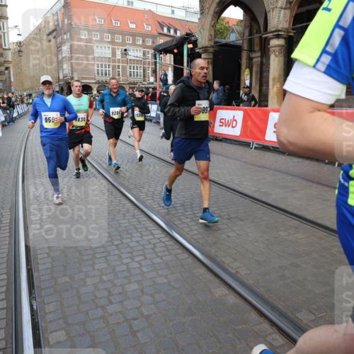 05.10.2025 - 20. swb-Marathon Bremen Yannick Fuchs http://msf.ph/oto/9248803 05.10.2025 10:52:55 Ziel 9214, 9284, 9501, 9517, 9581, 9830, 9985, 10308, 10309, 10514, 10833, 10997, 11012, 11382, 11417, 11587 meine-sportfotos.de