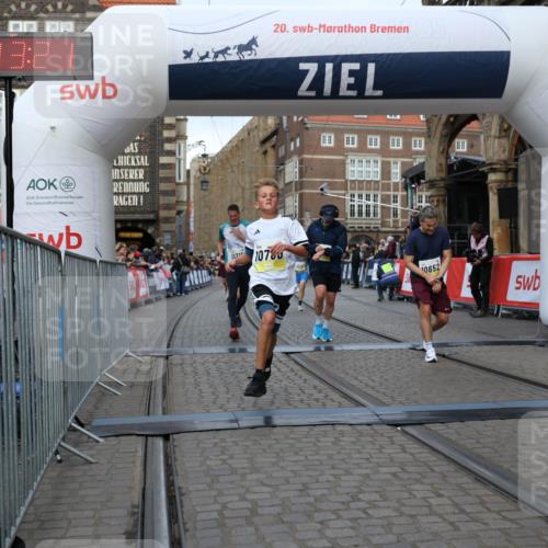 05.10.2025 - 20. swb-Marathon Bremen Yannick Fuchs http://msf.ph/oto/9248830 05.10.2025 10:44:11 Ziel 9614, 9865, 9919, 10351, 10652, 10780, 11256, 11316, 11503 meine-sportfotos.de