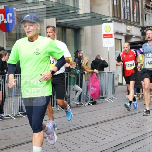05.10.2025 - 20. swb-Marathon Bremen Strokosch-Dieckow http://msf.ph/oto/9248845 05.10.2025 10:52:56 Ziel 7193, 7251, 9263, 9449, 9539, 9650, 9703, 9717, 9834, 9868, 9956, 9957, 10057, 10128, 10242, 10302, 10317, 10335, 10349, 10369, 10460, 10466, 10468, 10539, 10655, 10806, 10934, 10958, 10993, 11174, 11175, 11259, 11300, 11377, 11411, 11510, 11512, 11545, 11616, 11716, 7193, 7251, 9263, 9449, 9539, 9650, 9703, 9717, 9834, 9868, 9956, 9957, 10057, 10128, 10242, 10302, 10317, 10335, 10349, 10369, 10460, 10466, 10468, 10539, 10655, 10806, 10934, 10958, 10993, 11174 meine-sportfotos.de