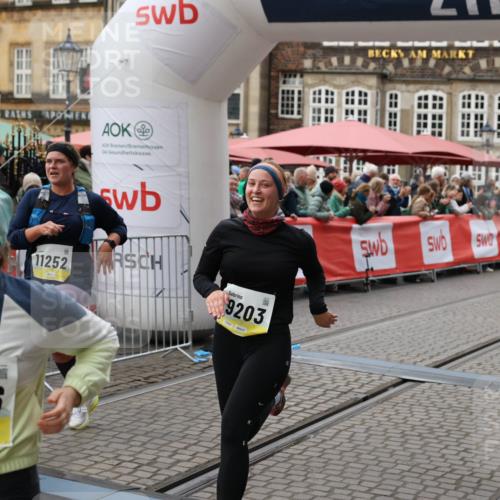 05.10.2025 - 20. swb-Marathon Bremen Yannick Fuchs http://msf.ph/oto/9248876 05.10.2025 11:12:59 Ziel 9203, 10186, 11252 meine-sportfotos.de
