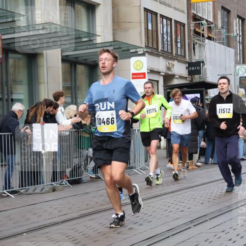 05.10.2025 - 20. swb-Marathon Bremen Strokosch-Dieckow http://msf.ph/oto/9248886 05.10.2025 10:52:57 Ziel 7193, 7251, 9263, 9449, 9539, 9703, 9717, 9834, 9868, 9956, 9957, 10057, 10128, 10242, 10302, 10317, 10335, 10349, 10369, 10460, 10466, 10468, 10655, 10806, 10934, 10958, 10993, 11174, 11175, 11300, 11377, 11510, 11512, 11545, 11616, 11716, 7193, 7251, 9263, 9449, 9539, 9703, 9717, 9834, 9868, 9956, 9957, 10057, 10128, 10242, 10302, 10317, 10335, 10349, 10369, 10460, 10466, 10468, 10655, 10806, 10934, 10958, 10993, 11174 meine-sportfotos.de