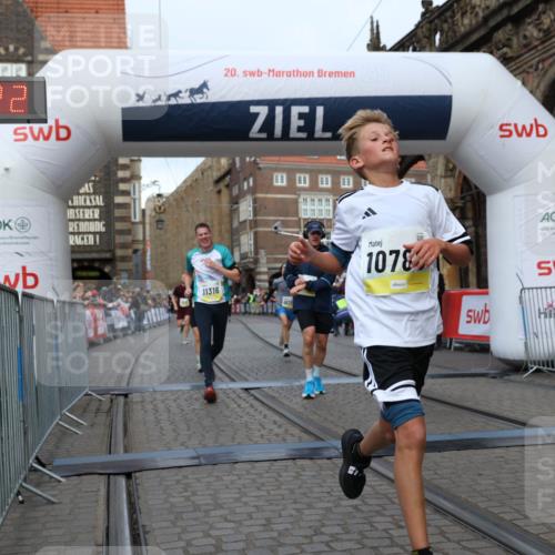 05.10.2025 - 20. swb-Marathon Bremen Yannick Fuchs http://msf.ph/oto/9248891 05.10.2025 10:44:12 Ziel 9614, 9919, 10351, 10652, 10780, 11316, 11503 meine-sportfotos.de