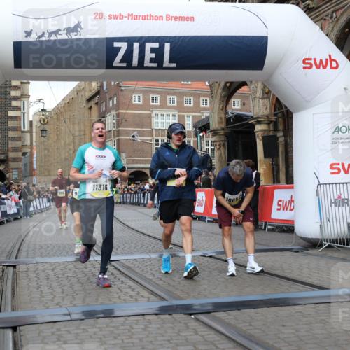 05.10.2025 - 20. swb-Marathon Bremen Yannick Fuchs http://msf.ph/oto/9248923 05.10.2025 10:44:12 Ziel 9614, 9919, 10351, 10652, 10780, 11316, 11503 meine-sportfotos.de