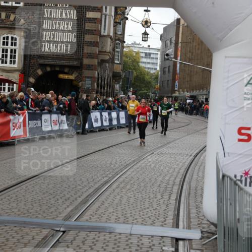 05.10.2025 - 20. swb-Marathon Bremen Yannick Fuchs http://msf.ph/oto/9248926 05.10.2025 11:13:01 Ziel 9203, 10186, 11252 meine-sportfotos.de