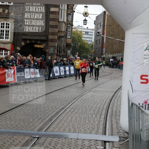 05.10.2025 - 20. swb-Marathon Bremen Yannick Fuchs http://msf.ph/oto/9248934 05.10.2025 11:13:01 Ziel 9203, 10186, 11252 meine-sportfotos.de