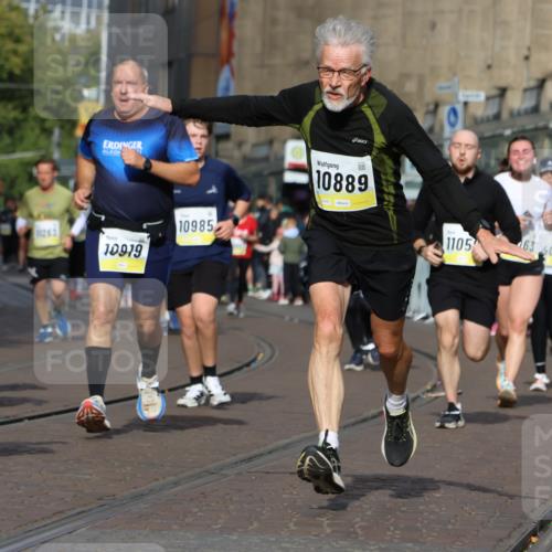 05.10.2025 - 20. swb-Marathon Bremen Strokosch-Dieckow http://msf.ph/oto/9248937 05.10.2025 11:00:11 Ziel 7177, 7621, 9495, 9672, 10345, 10489, 10889, 10919, 10985, 11050, 11063, 11125, 11600, 11713 meine-sportfotos.de