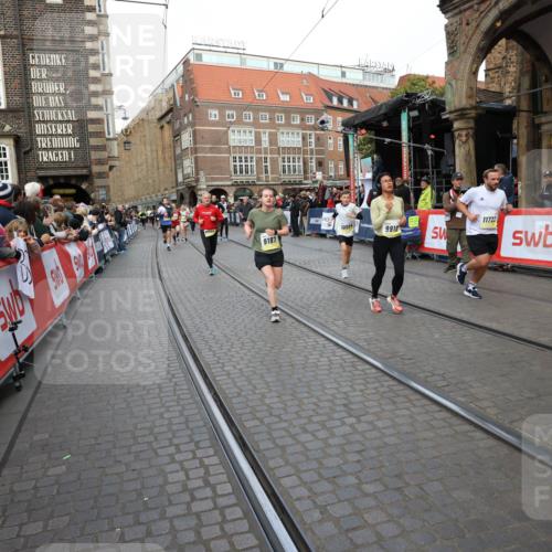 05.10.2025 - 20. swb-Marathon Bremen Yannick Fuchs http://msf.ph/oto/9248943 05.10.2025 10:53:04 Ziel 9187, 9284, 9830, 9918, 9985, 10064, 10514, 10779, 10955, 11722 meine-sportfotos.de